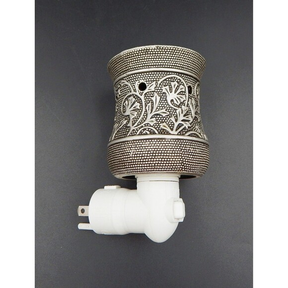 Scentsy Silvervine Mini Wall Plug In Nightlight Wax Warmer - Picture 1 of 13